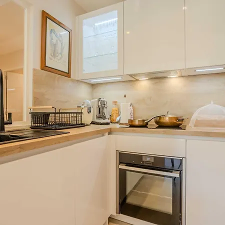 Apartment Bright A-c With Sea View - *