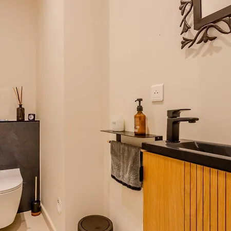 Apartment Bright A-c With Sea View - *