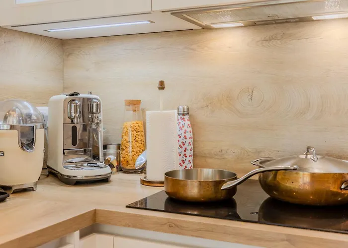 Bright A-c With Sea View - * Antibes