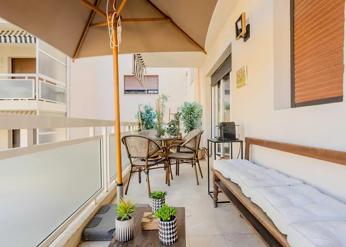 Bright A-c With Sea View - Apartment Antibes